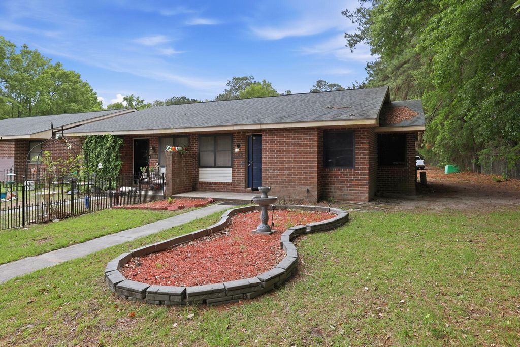 Photo of 7915 Dutch Court, North Charleston, SC 29420 (MLS # 26013982)