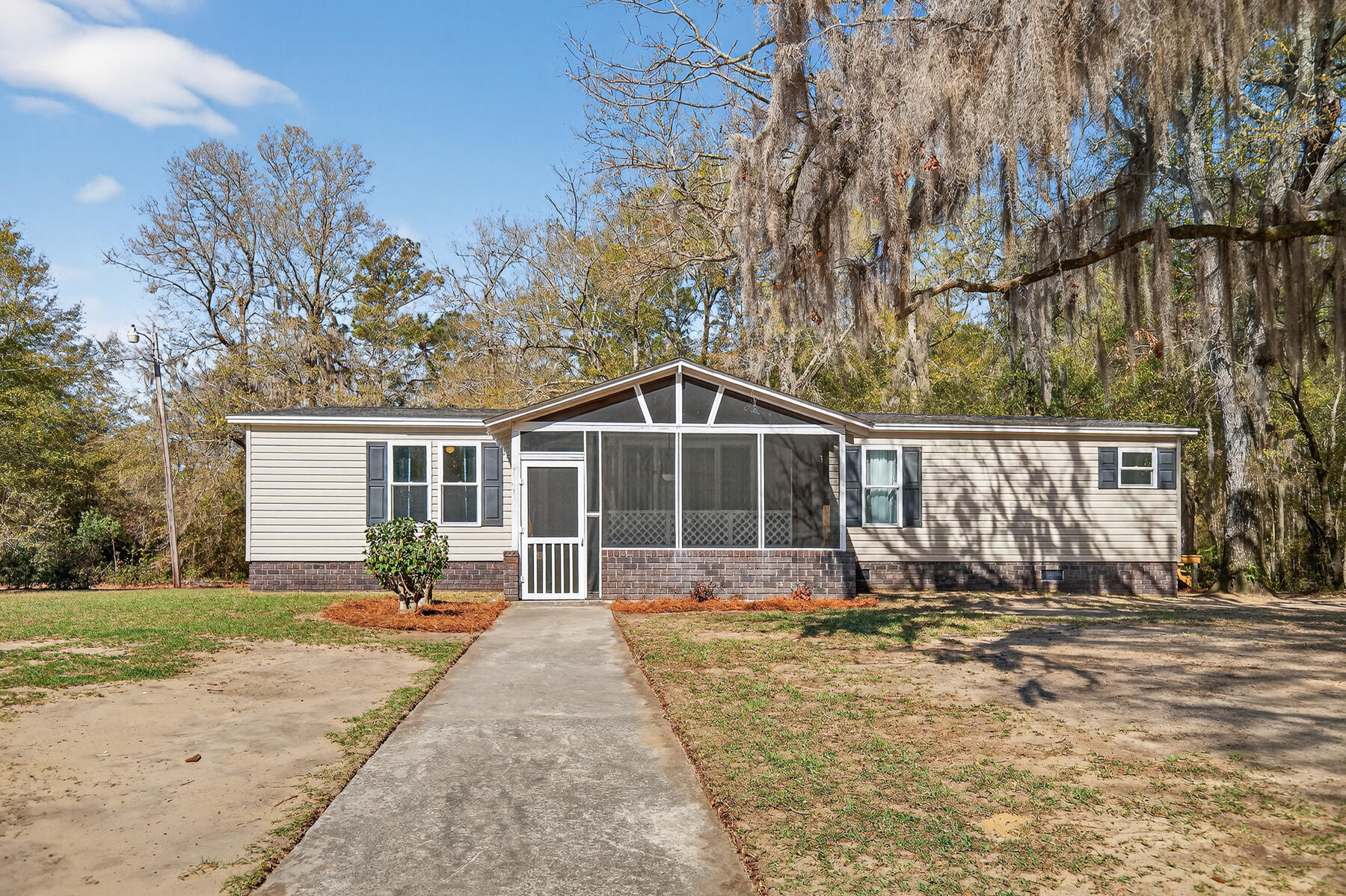 1223 Benton Road
