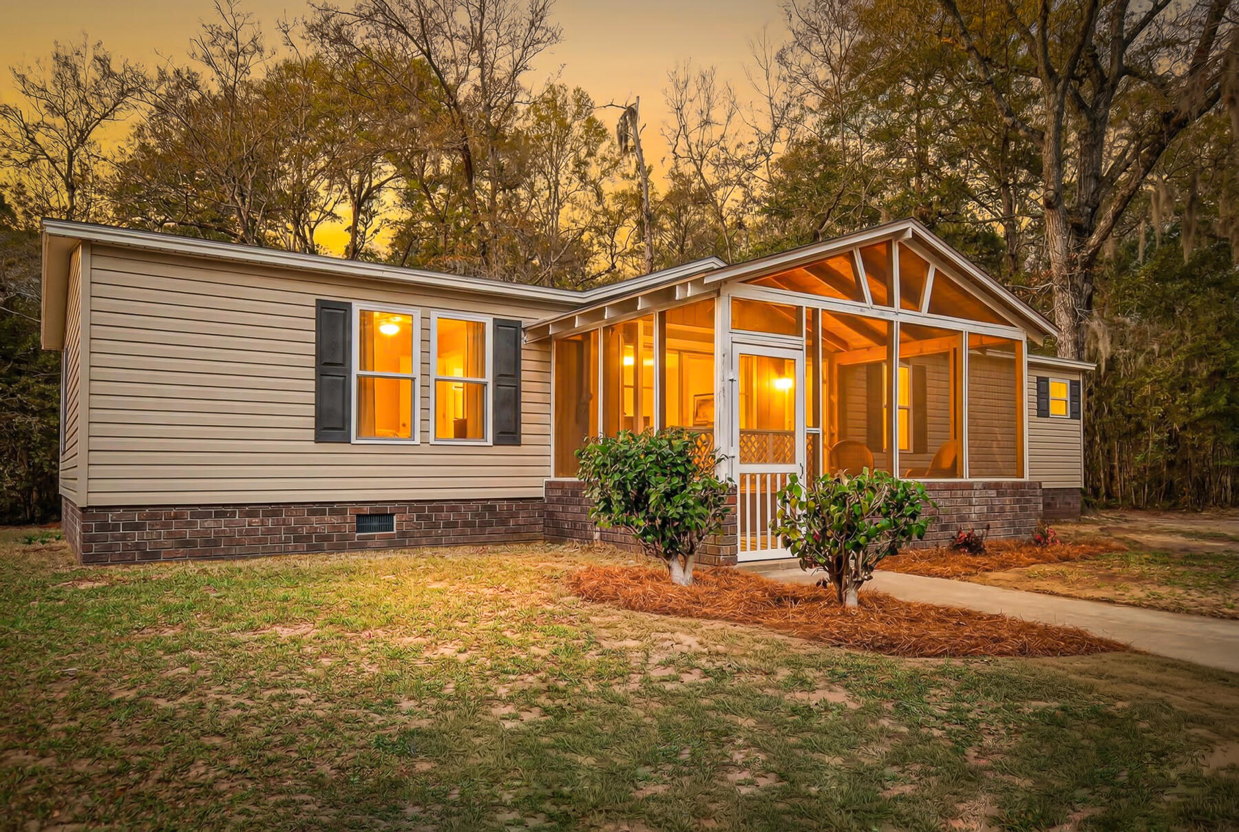 1223 Benton Road