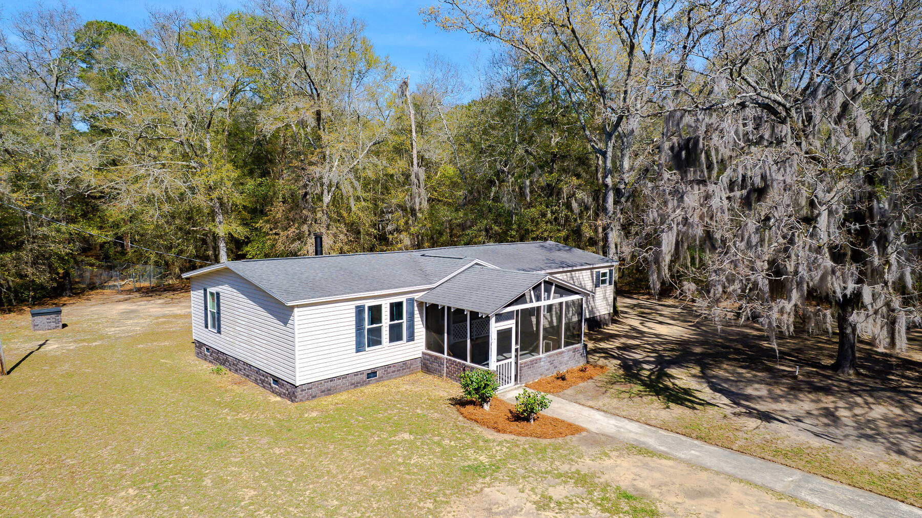 1223 Benton Road