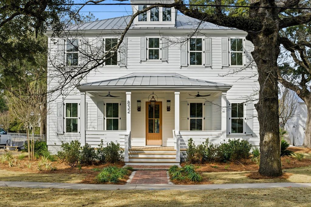 Photo of 832 Mccants Drive, Mount Pleasant, SC 29464 (MLS # 26002015)