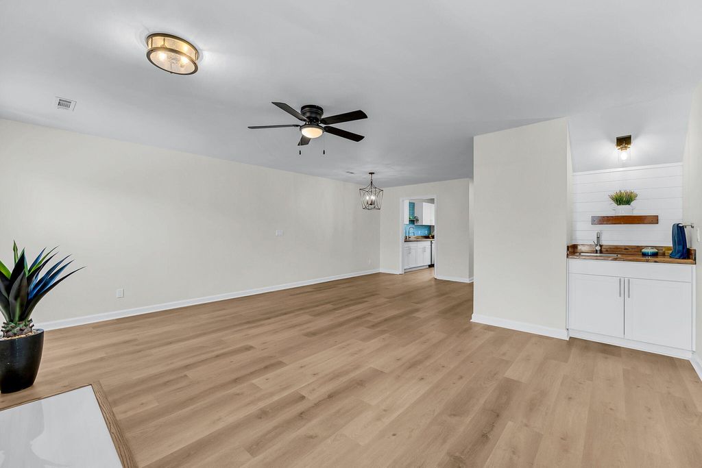 Photo of 2912 Oxford Place, Charleston, SC 29414 (MLS # 25024478)