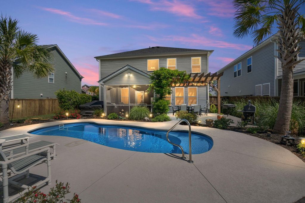 Photo of 425 Cherrybark Oak Street, Summerville, SC 29486 (MLS # 26011759)