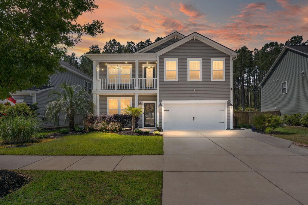 Photo of 425 Cherrybark Oak Street, Summerville, SC 29486 (MLS # 26011759)