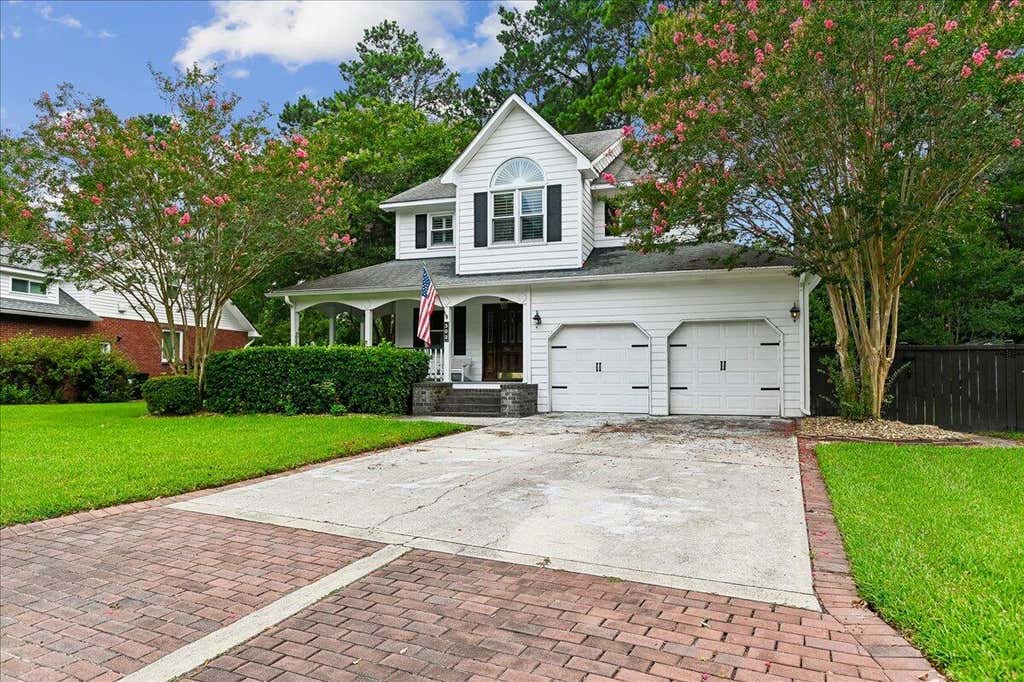 Photo of 302 Factors Walk, Summerville, SC 29485 (MLS # 26020311)