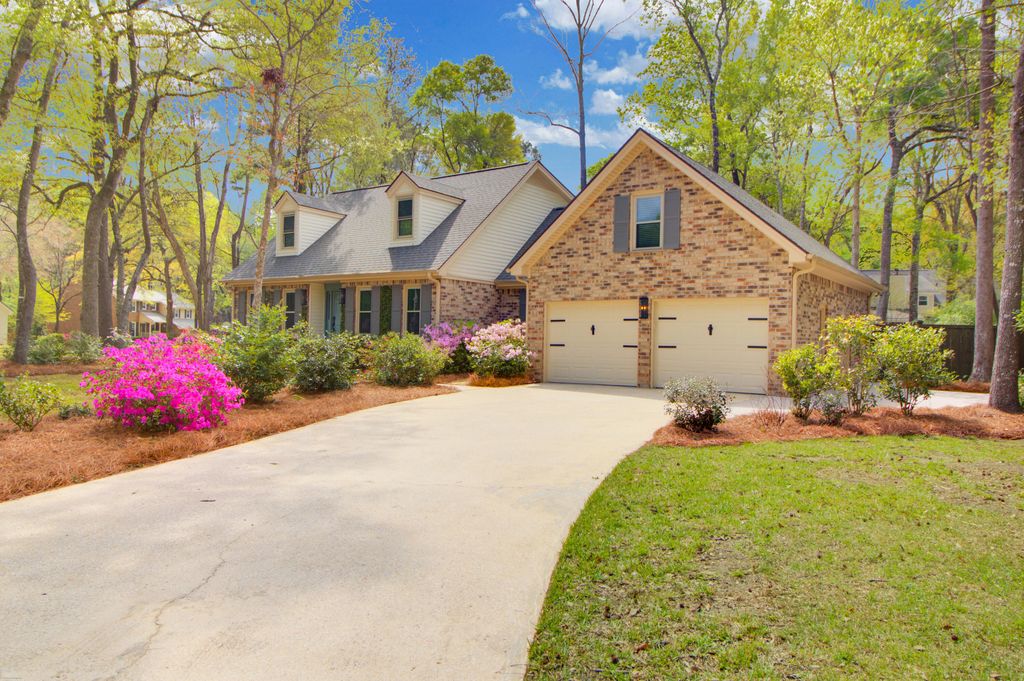 Photo of 101 Huckleberry Lane, Summerville, SC 29485 (MLS # 26008144)