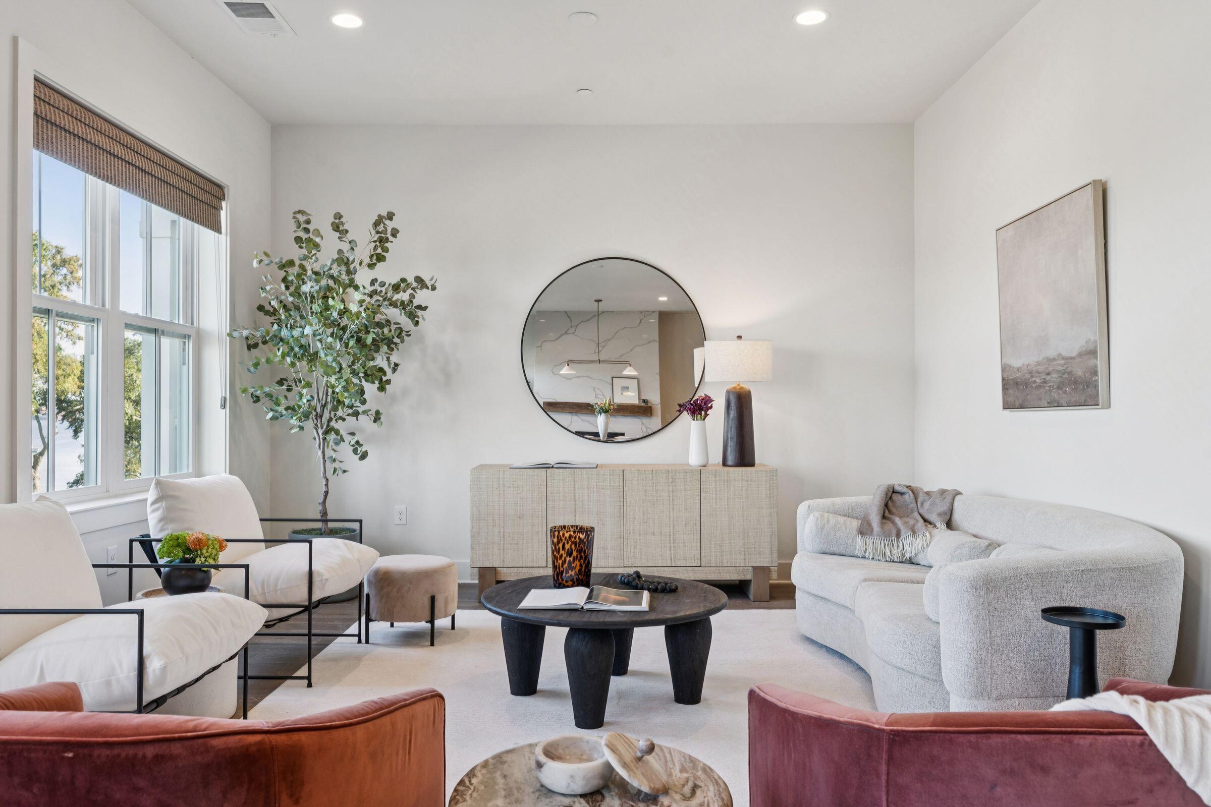 600 Waterman Street 732