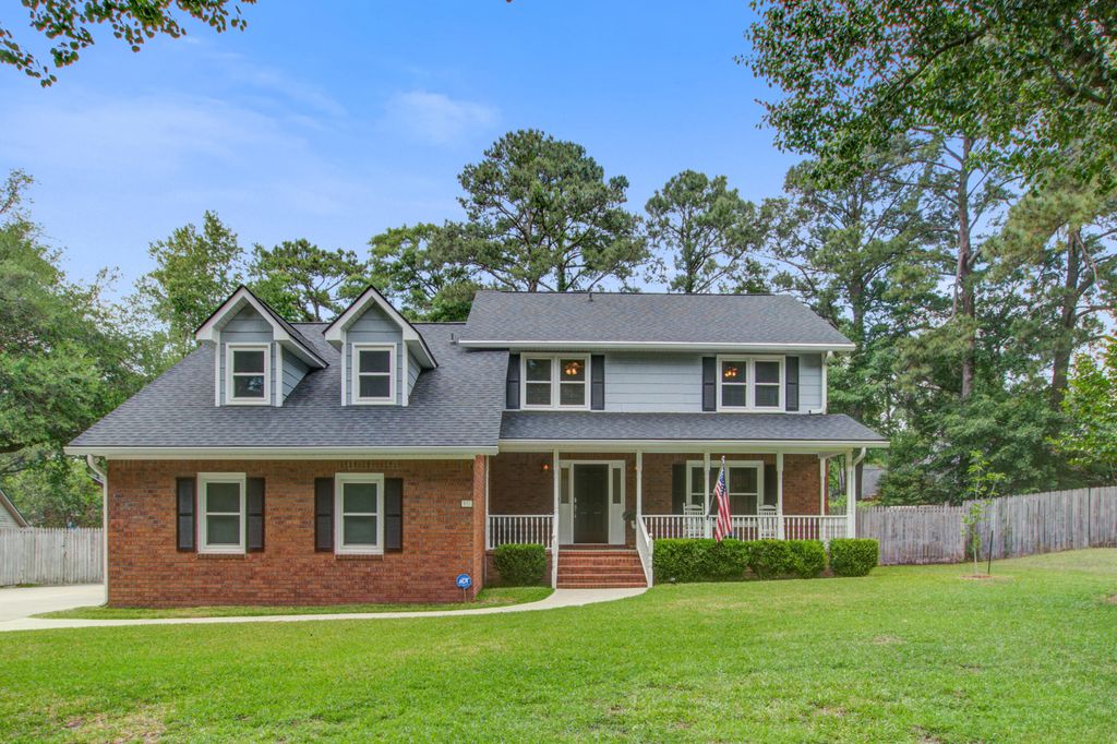 Photo of 123 Plantation Drive, Summerville, SC 29485 (MLS # 26012229)