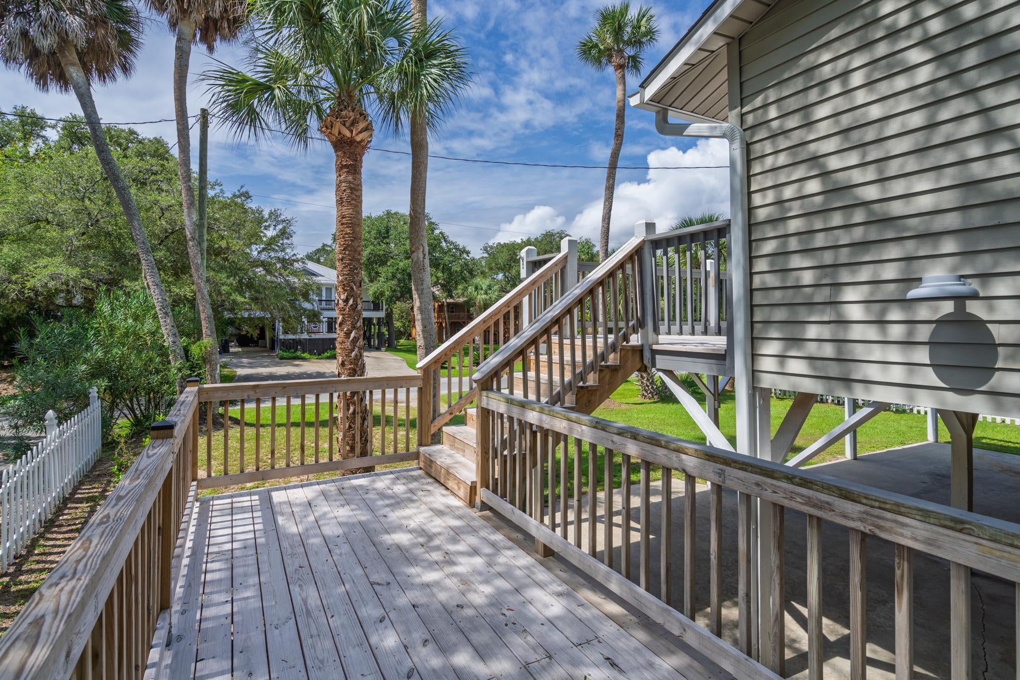1219 Thistle Street
