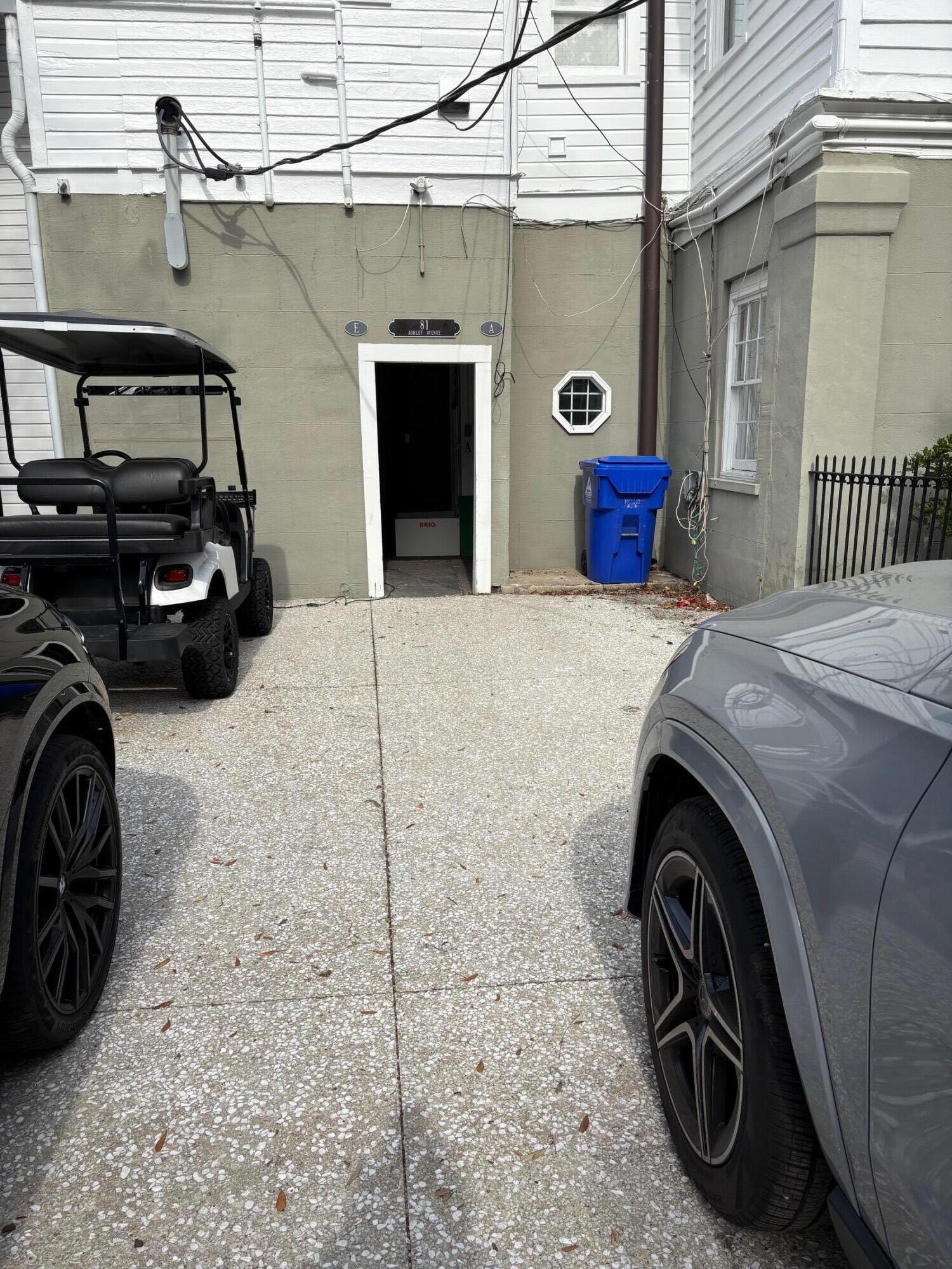 81 Ashley Avenue E