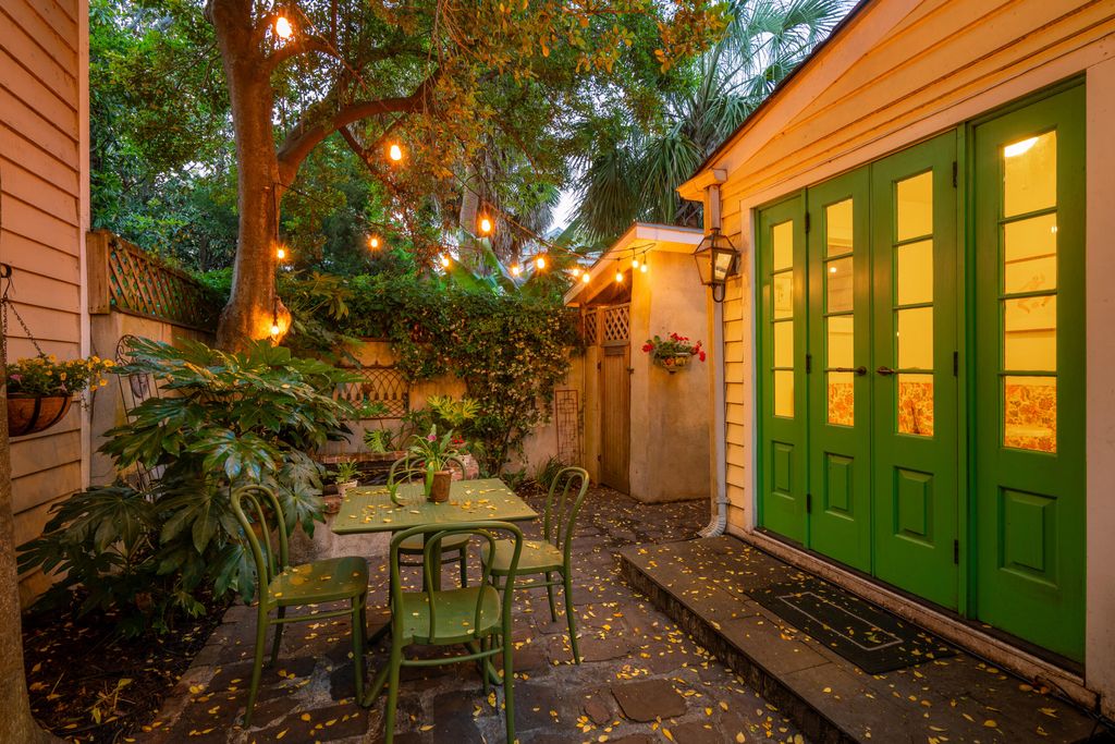 Photo of 8 Trumbo Street, Charleston, SC 29401 (MLS # 26012860)