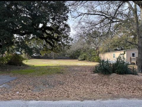 2611 Bennett Yard Road North Charleston SC 29405