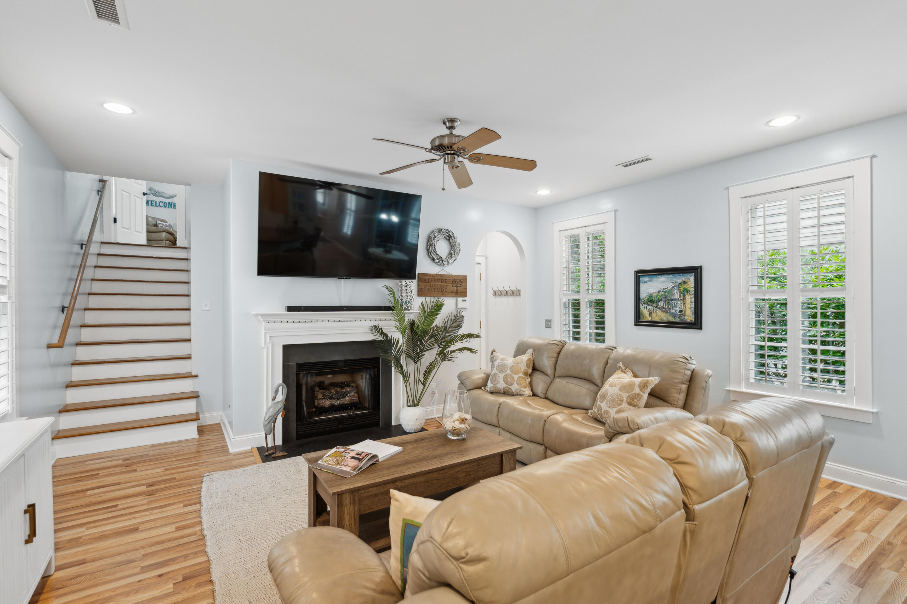907 High Nest Lane