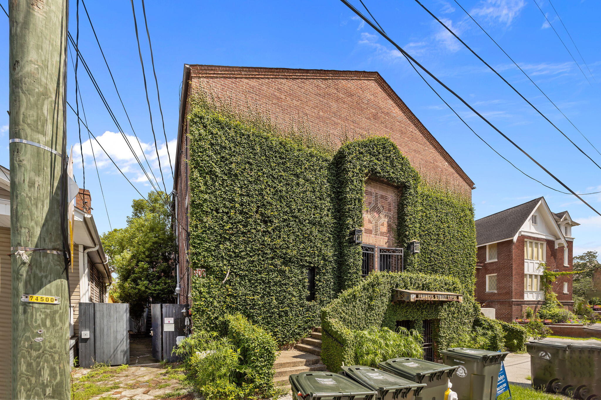 2 Francis Street E