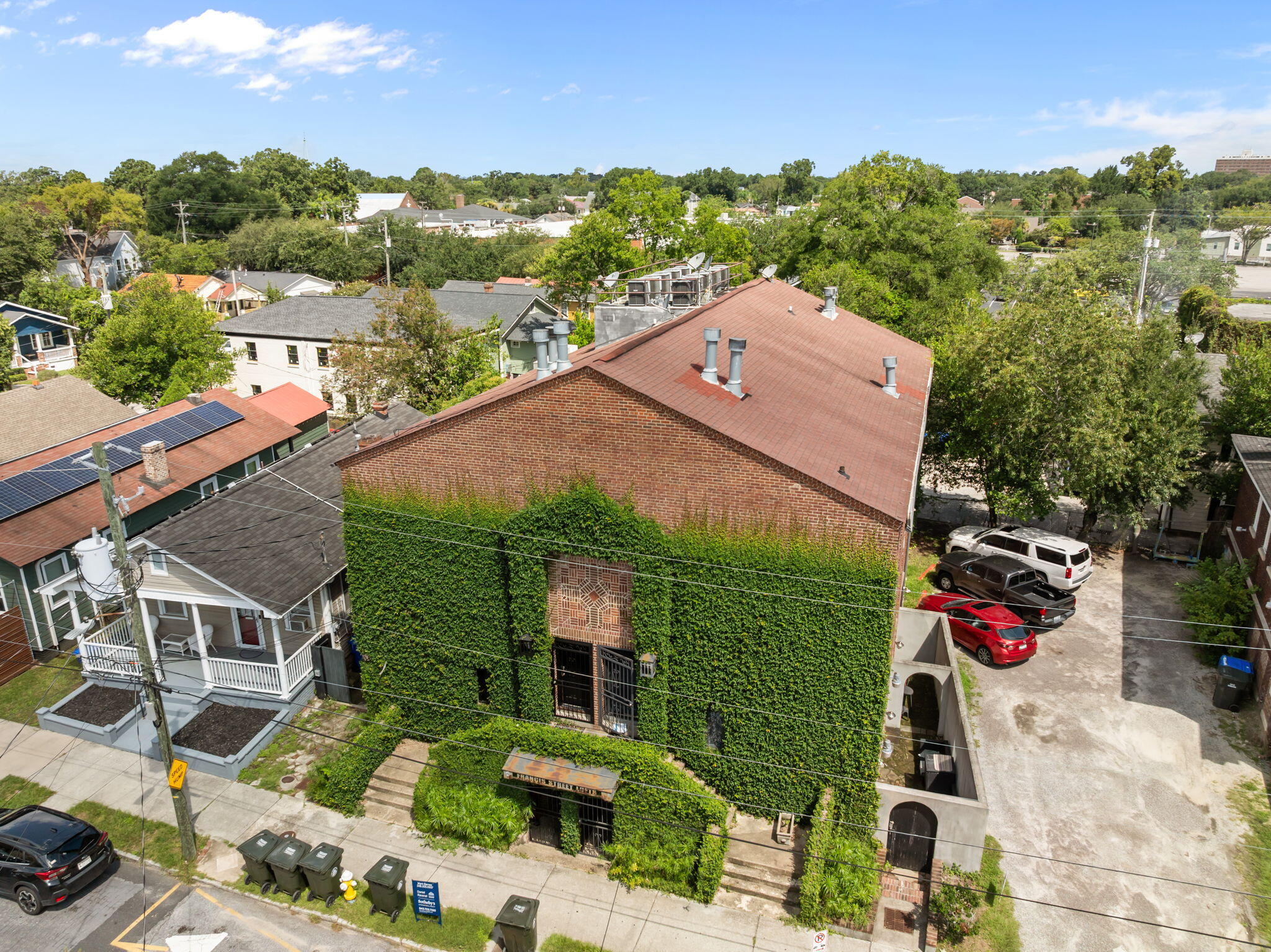 2 Francis Street E