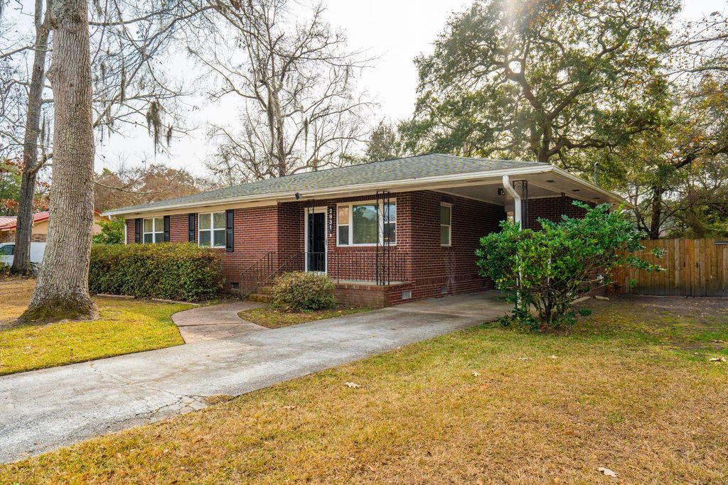 Photo of 2931 Bolton Road, Charleston, SC 29414 (MLS # 26001401)