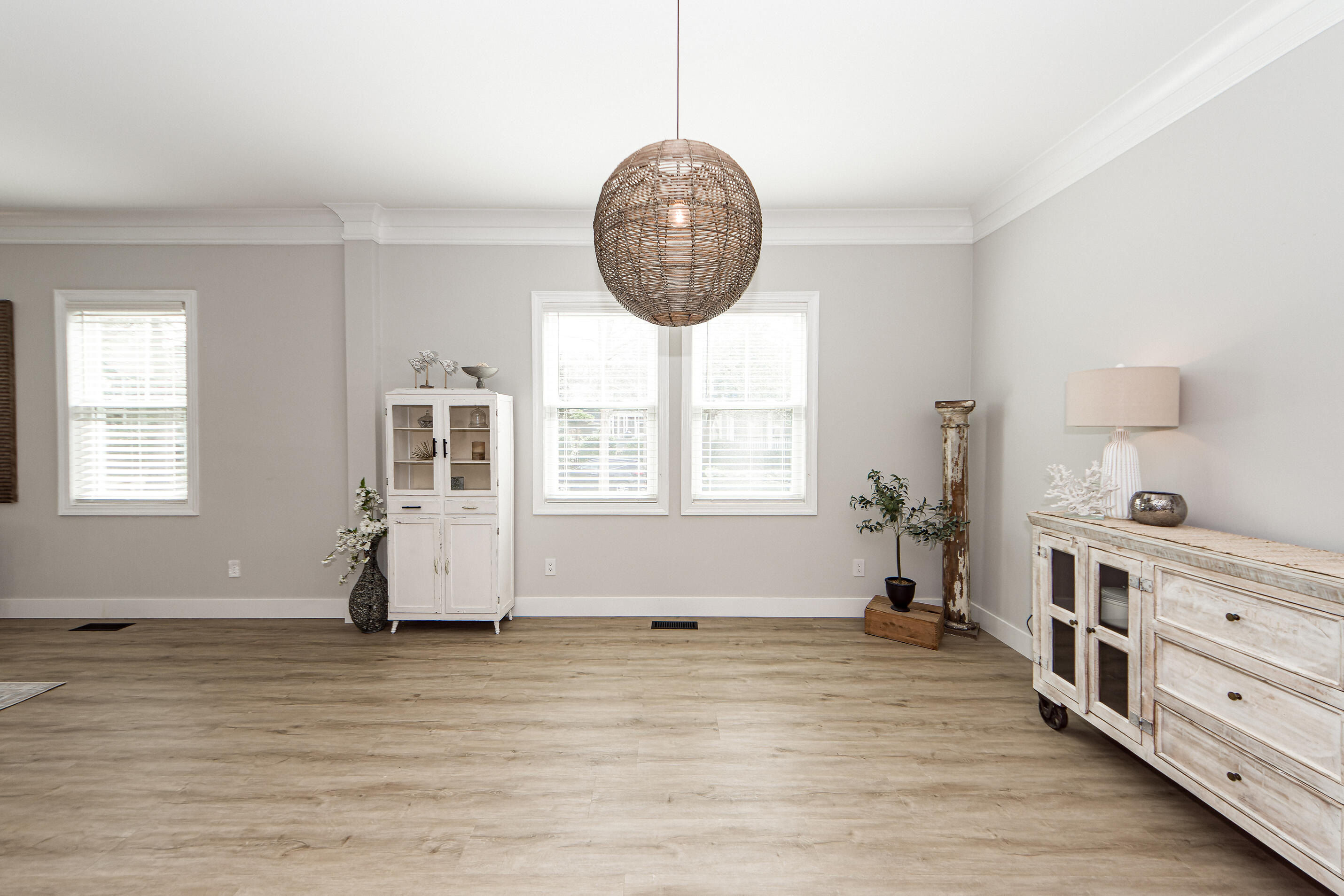 1123 Blakeway Street