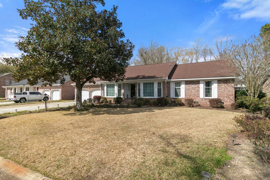 Photo of 6 Sabina Court, Hanahan, SC 29410 (MLS # 26007031)