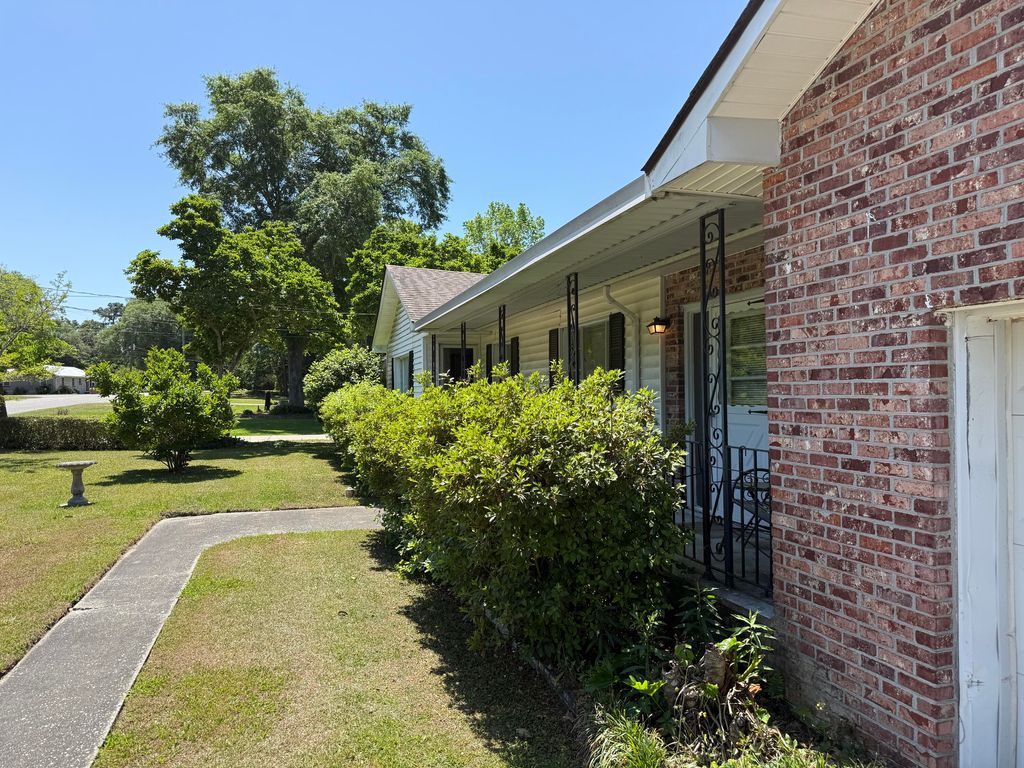 Photo of 1024 Lepley Road, Hanahan, SC 29410 (MLS # 26012844)