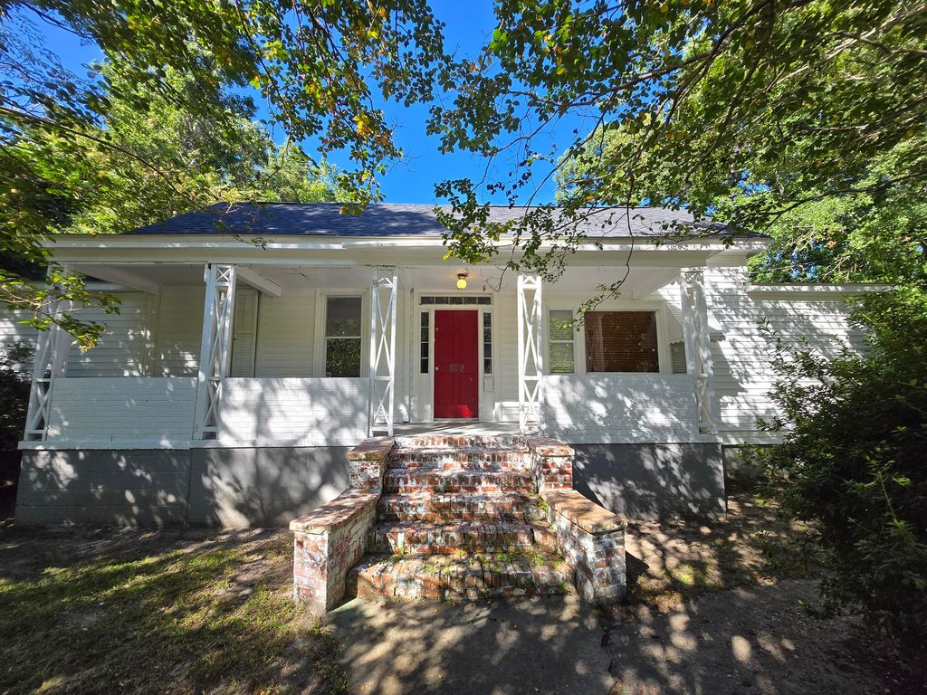 Photo of 829 W 1st North Street, Summerville, SC 29483 (MLS # 25026887)