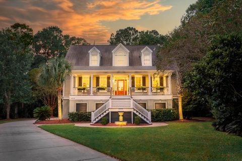 Photo of 2304 Darts Cove Way, Mount Pleasant, SC 29466 (MLS # 25025912)