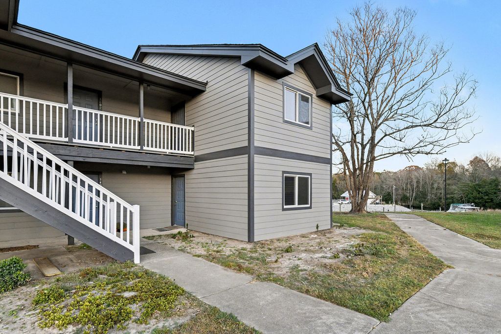 Photo of 1404 Tailrace Drive, Moncks Corner, SC 29461 (MLS # 25031709)