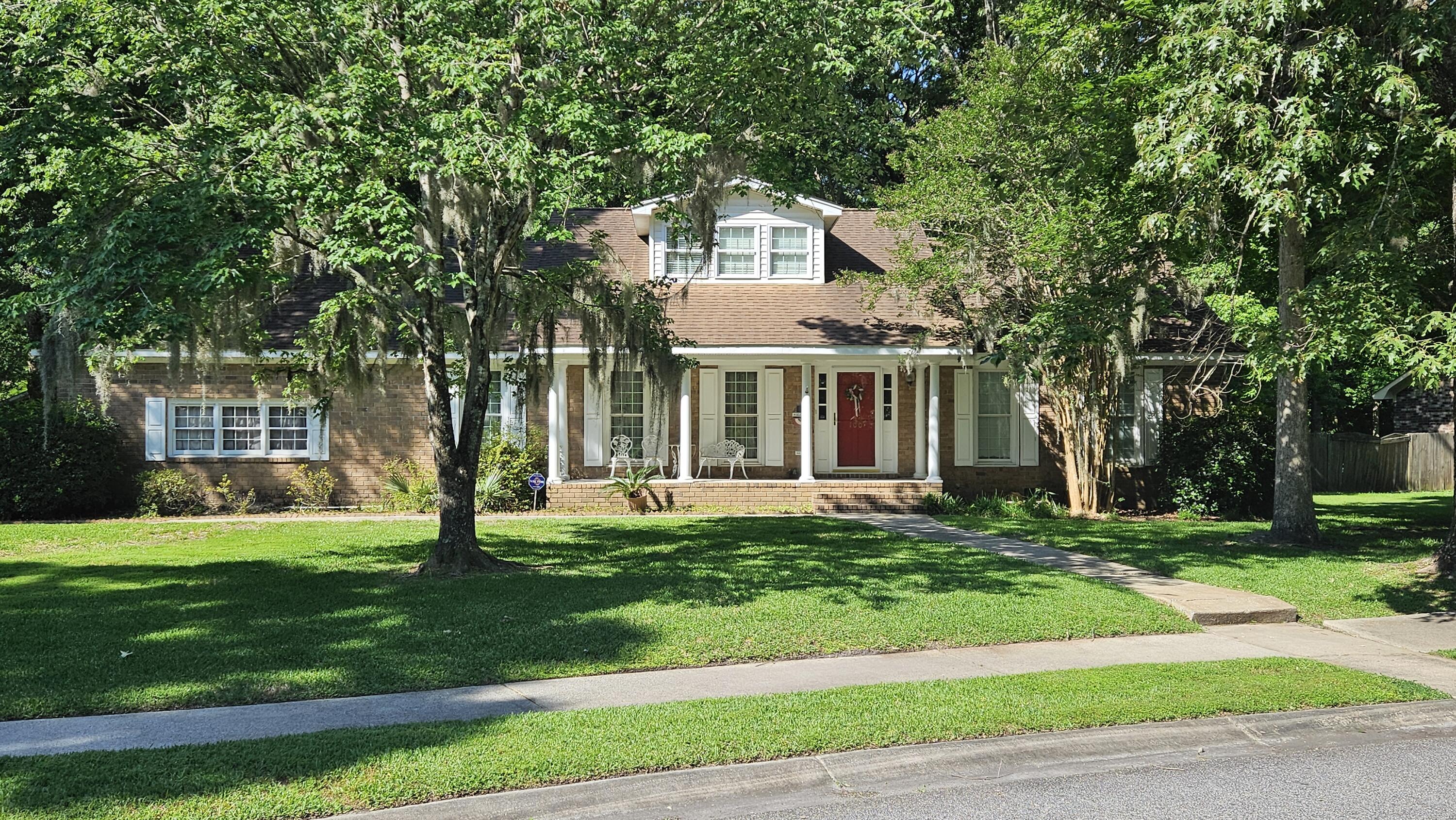 View Summerville, SC 29485 house