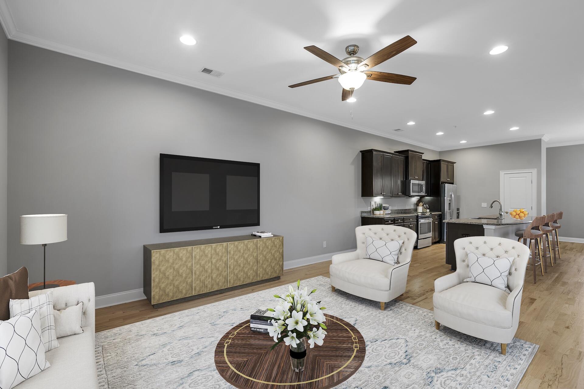 656 Coleman Boulevard 202