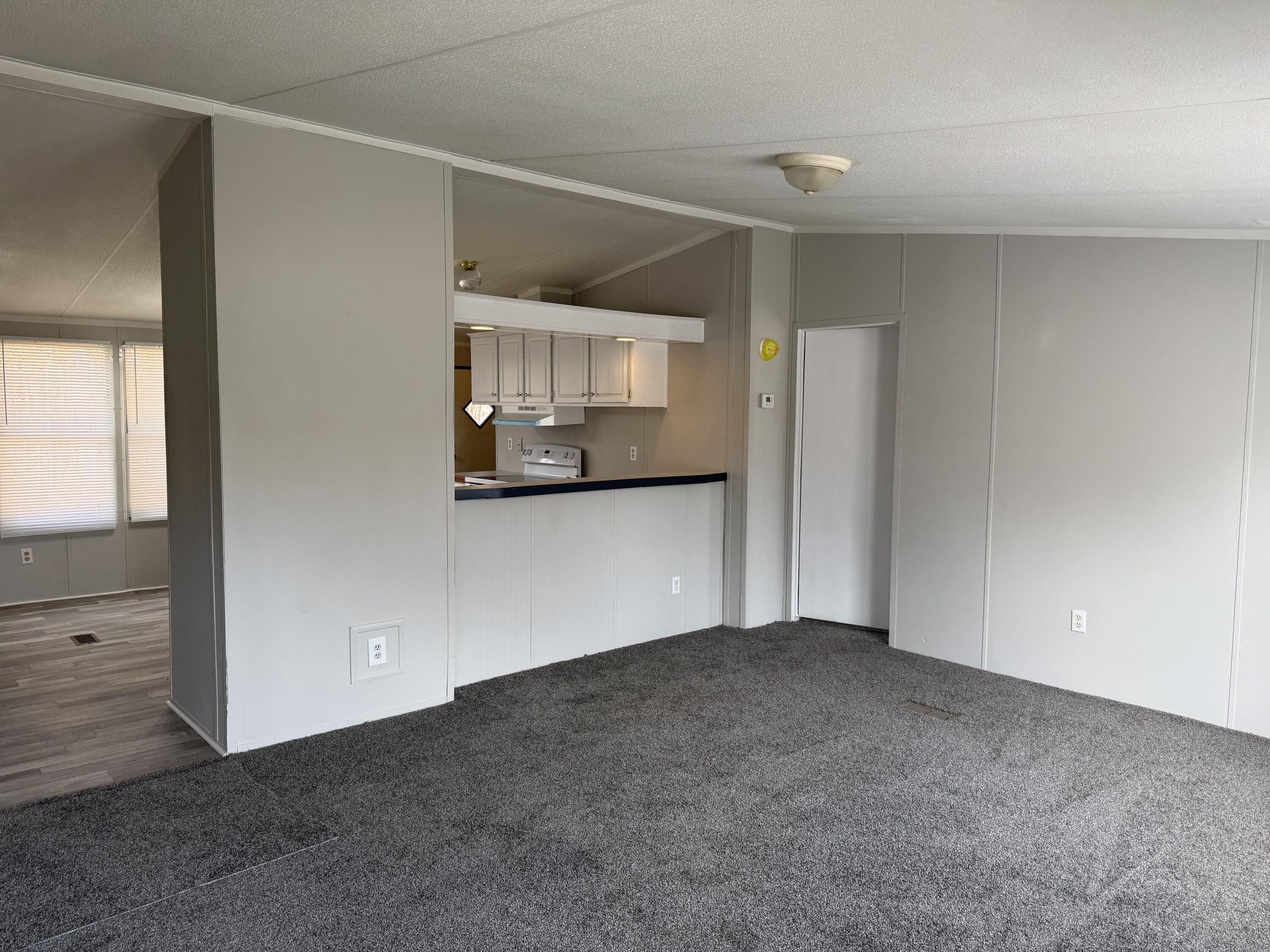 10685 Jefferies Highway