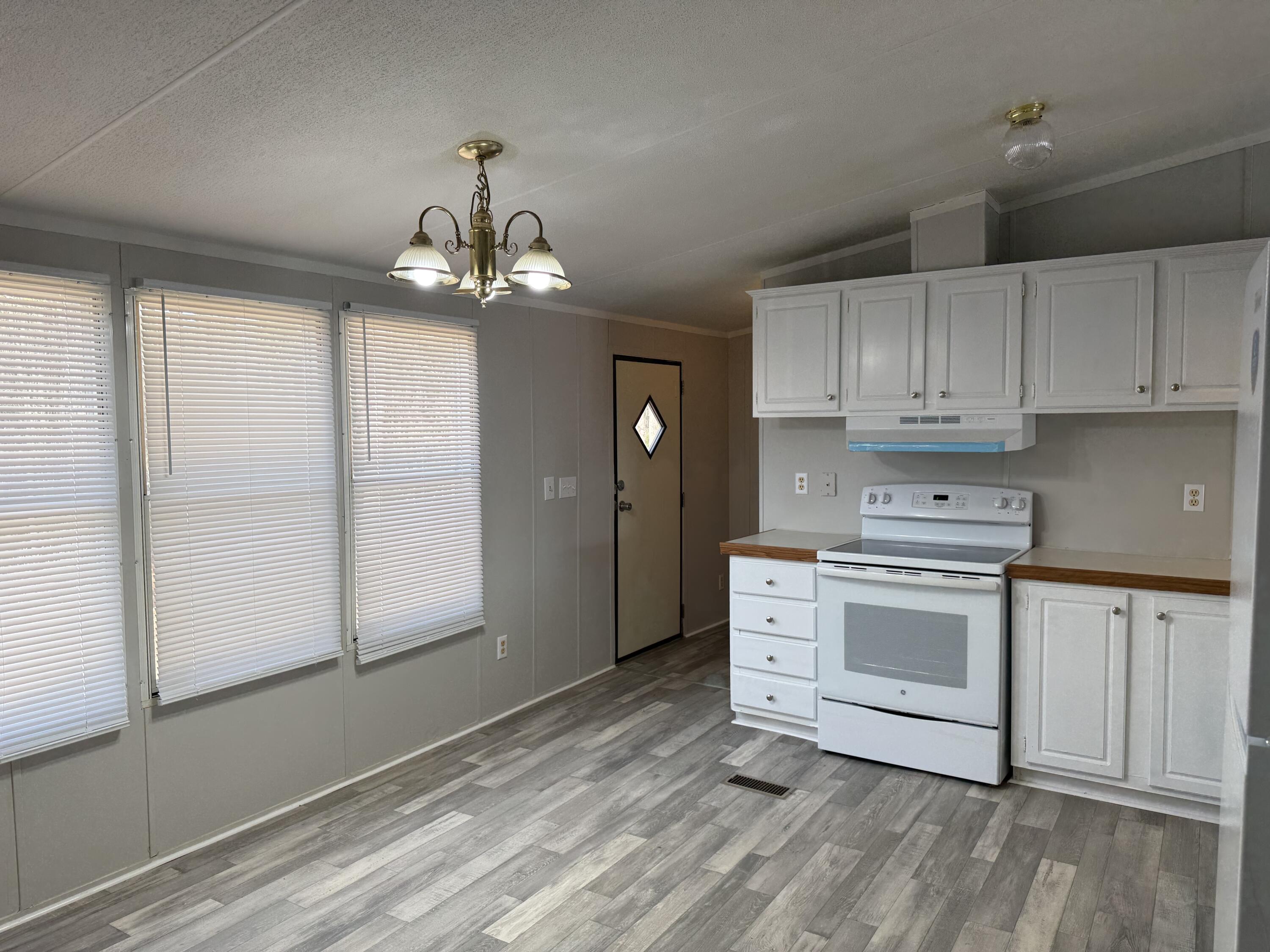 10685 Jefferies Highway