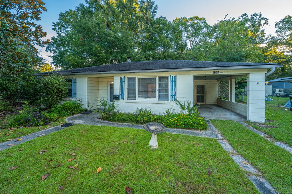 Photo of 1716 W Avalon Circle, Charleston, SC 29407 (MLS # 26029098)