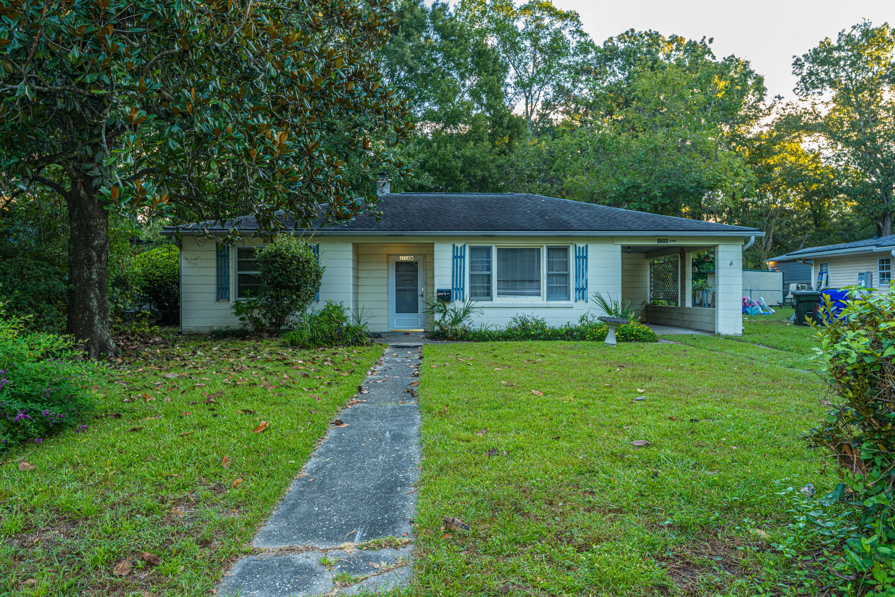 1716 W Avalon Circle