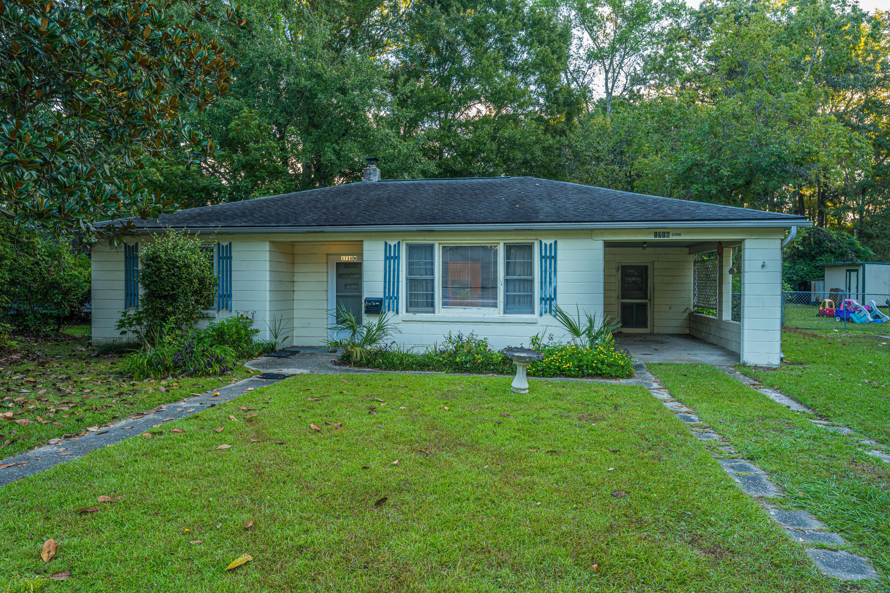 1716 W Avalon Circle