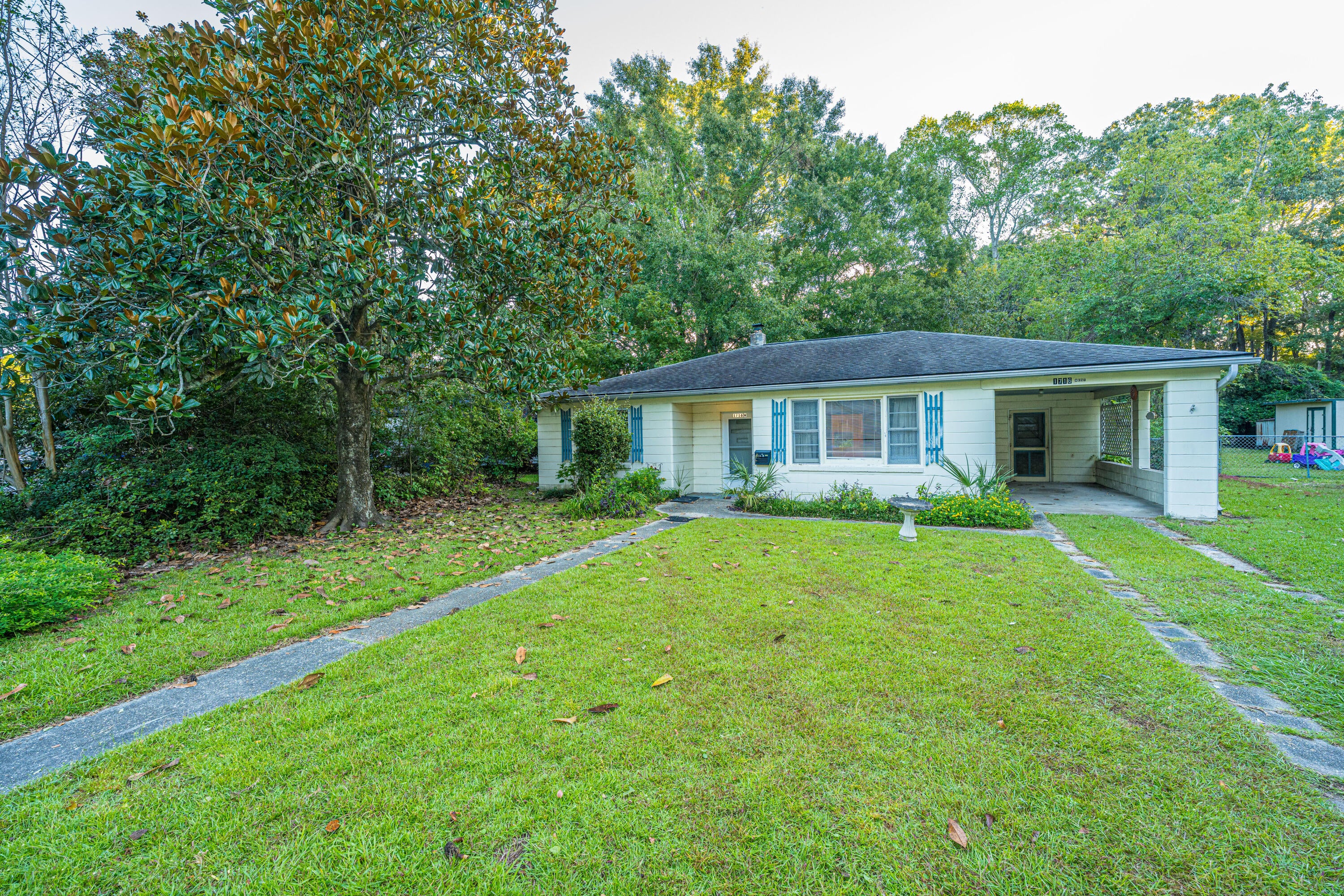 1716 W Avalon Circle