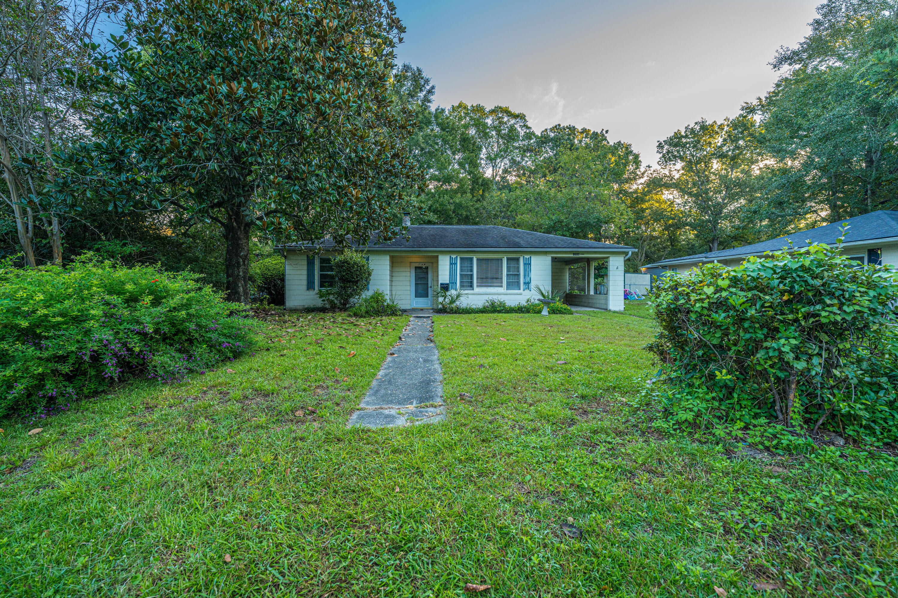 1716 W Avalon Circle