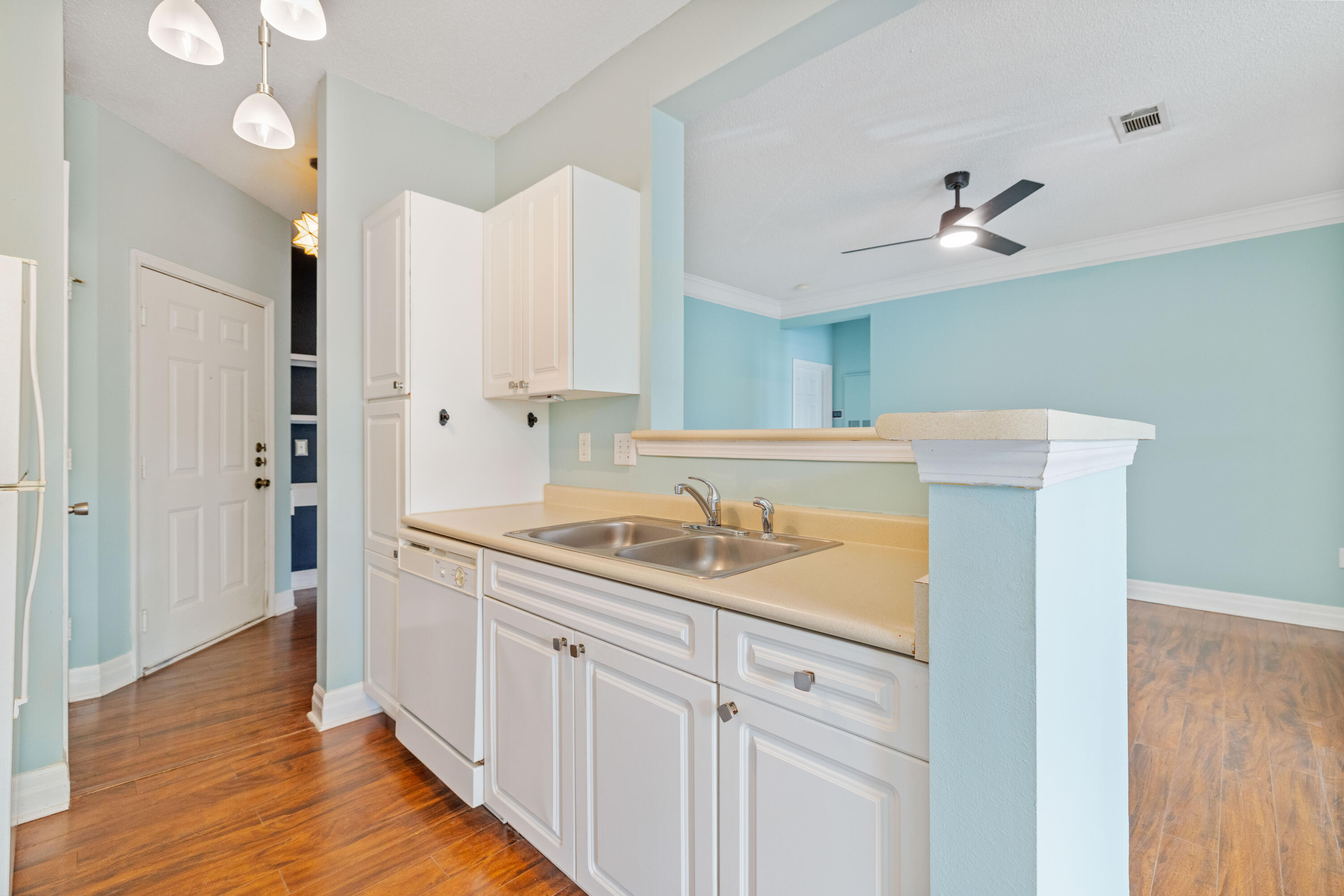 2322 Chatelain Way
