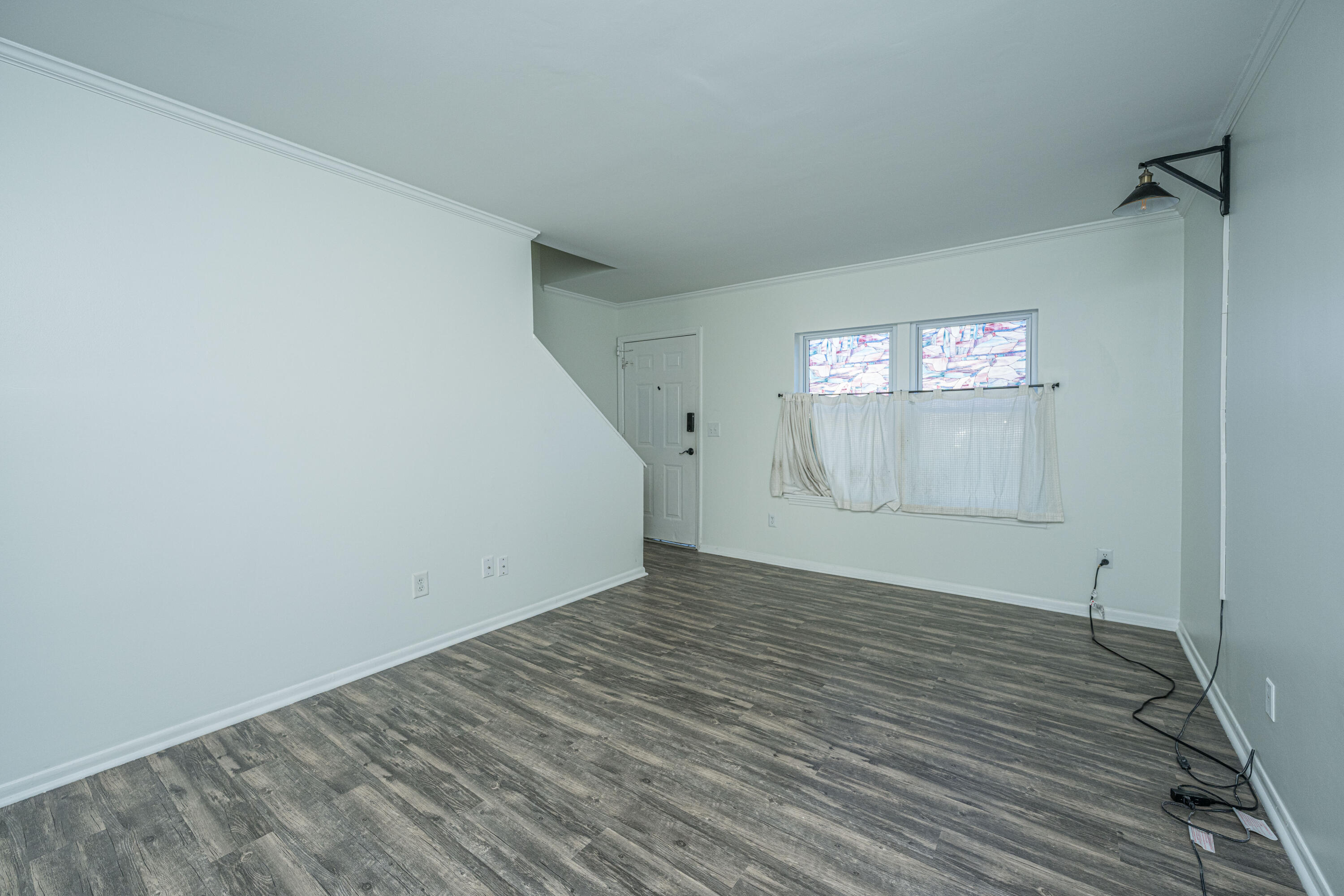 519 Parkdale Drive L