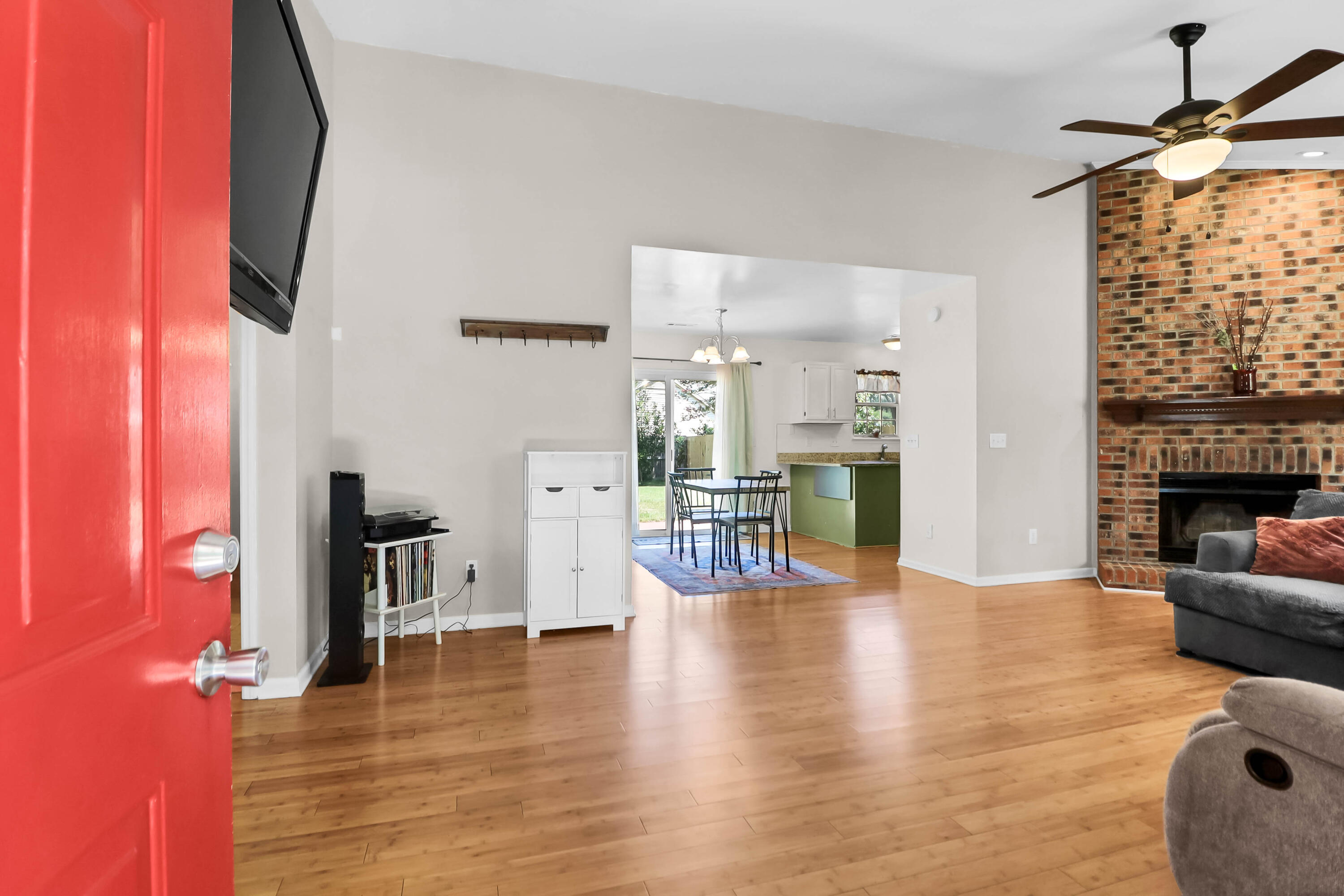103 Saxton Court