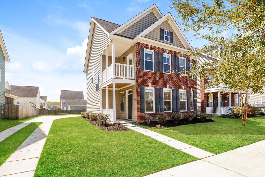Photo of 113 Pavilion Street, Summerville, SC 29483 (MLS # 25028268)