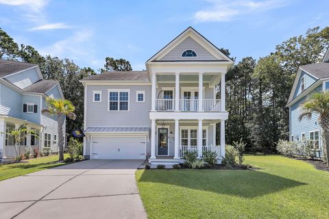 Photo of 1056 Lyle Way, Mount Pleasant, SC 29466 (MLS # 25025261)