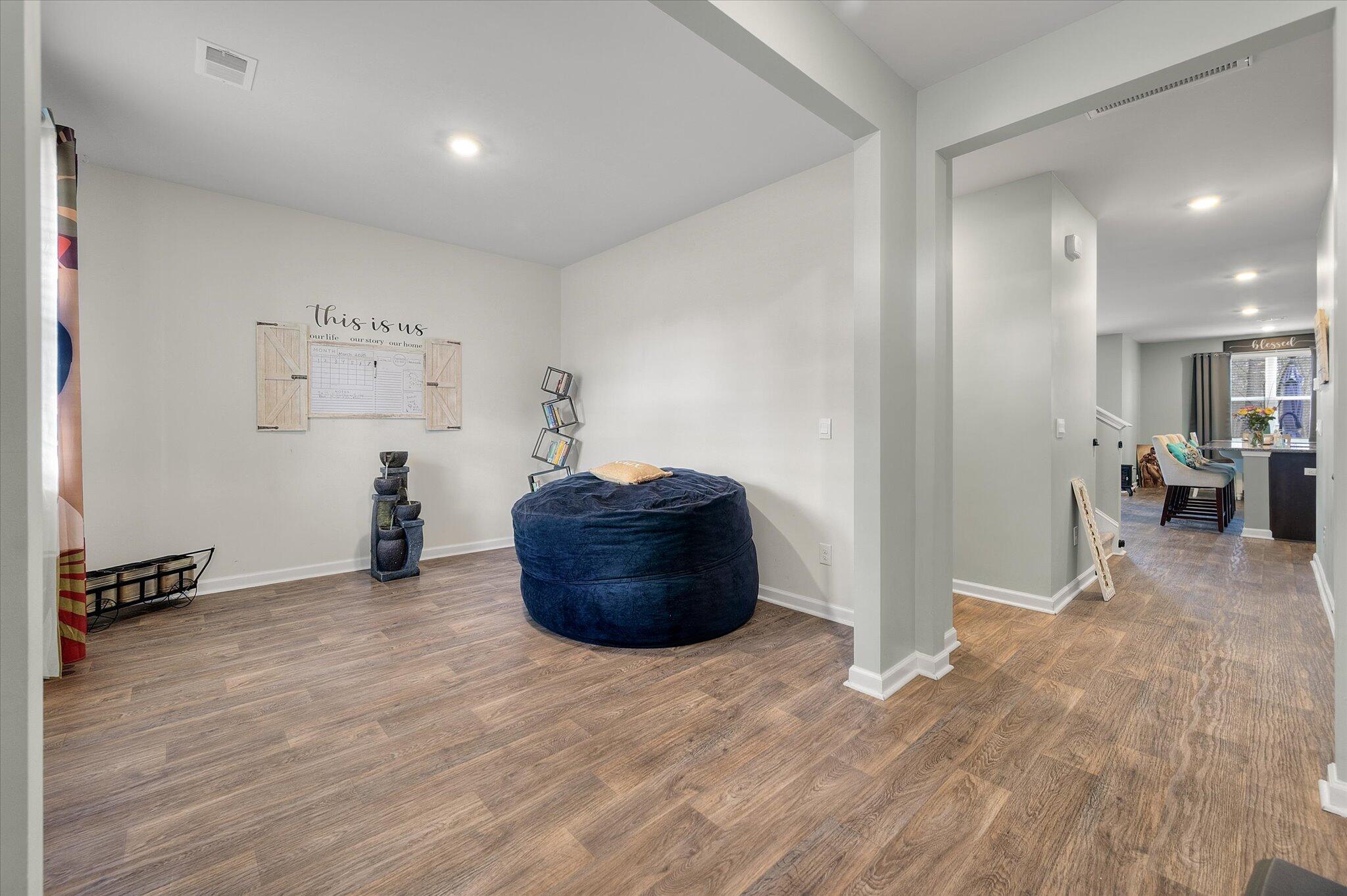 324 Spruce Ivy Street