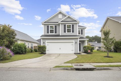 Photo of 264 Oglethorpe Circle, Moncks Corner, SC 29461 (MLS # 25027707)