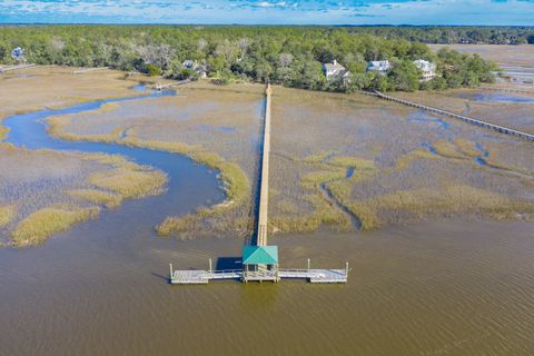 A home in Edisto Island