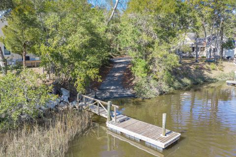 A home in Edisto Island