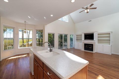 A home in Edisto Island