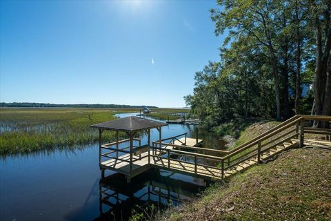 A home in Edisto Island