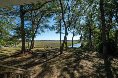 A home in Edisto Island