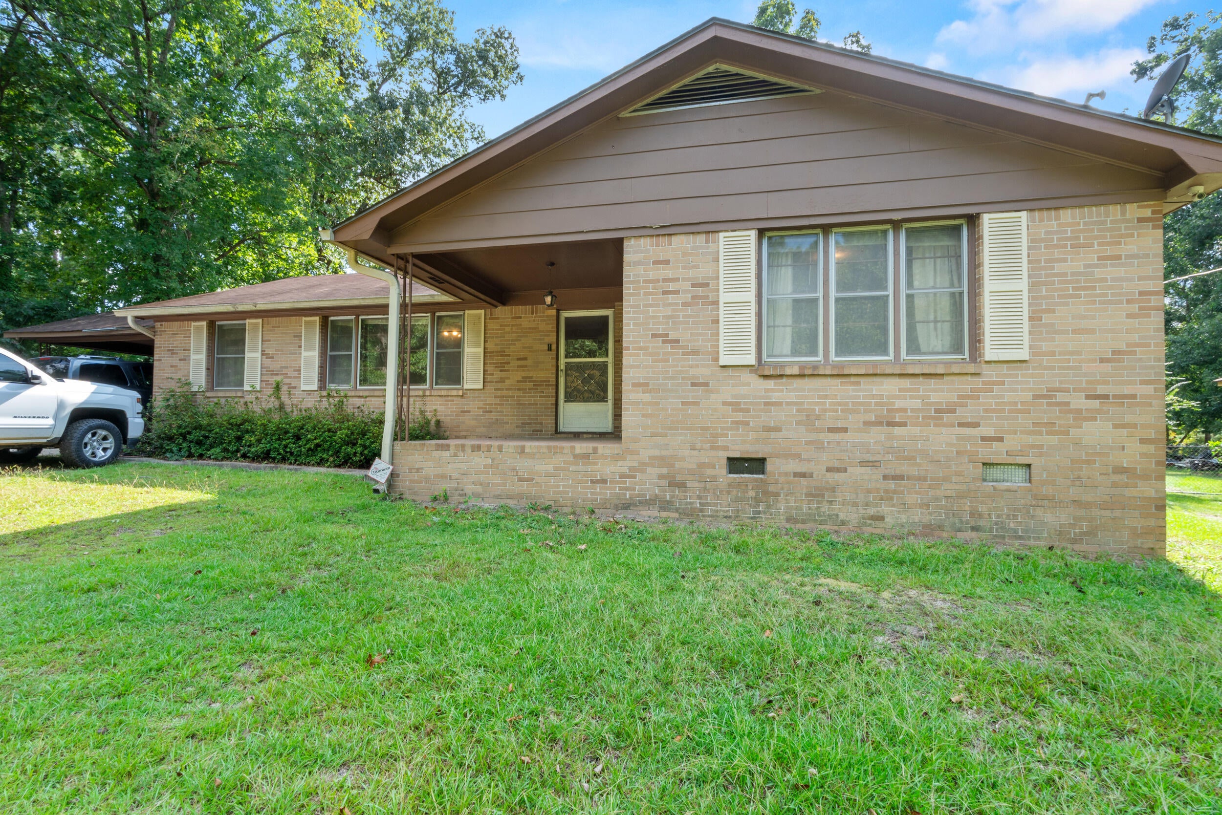 1425 Sifly Road
