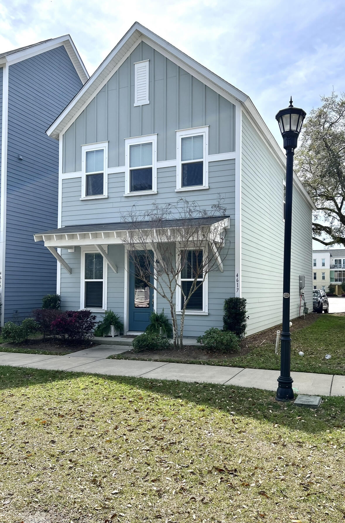 Photo 1 of 25 of 4617 Holmes Avenue house