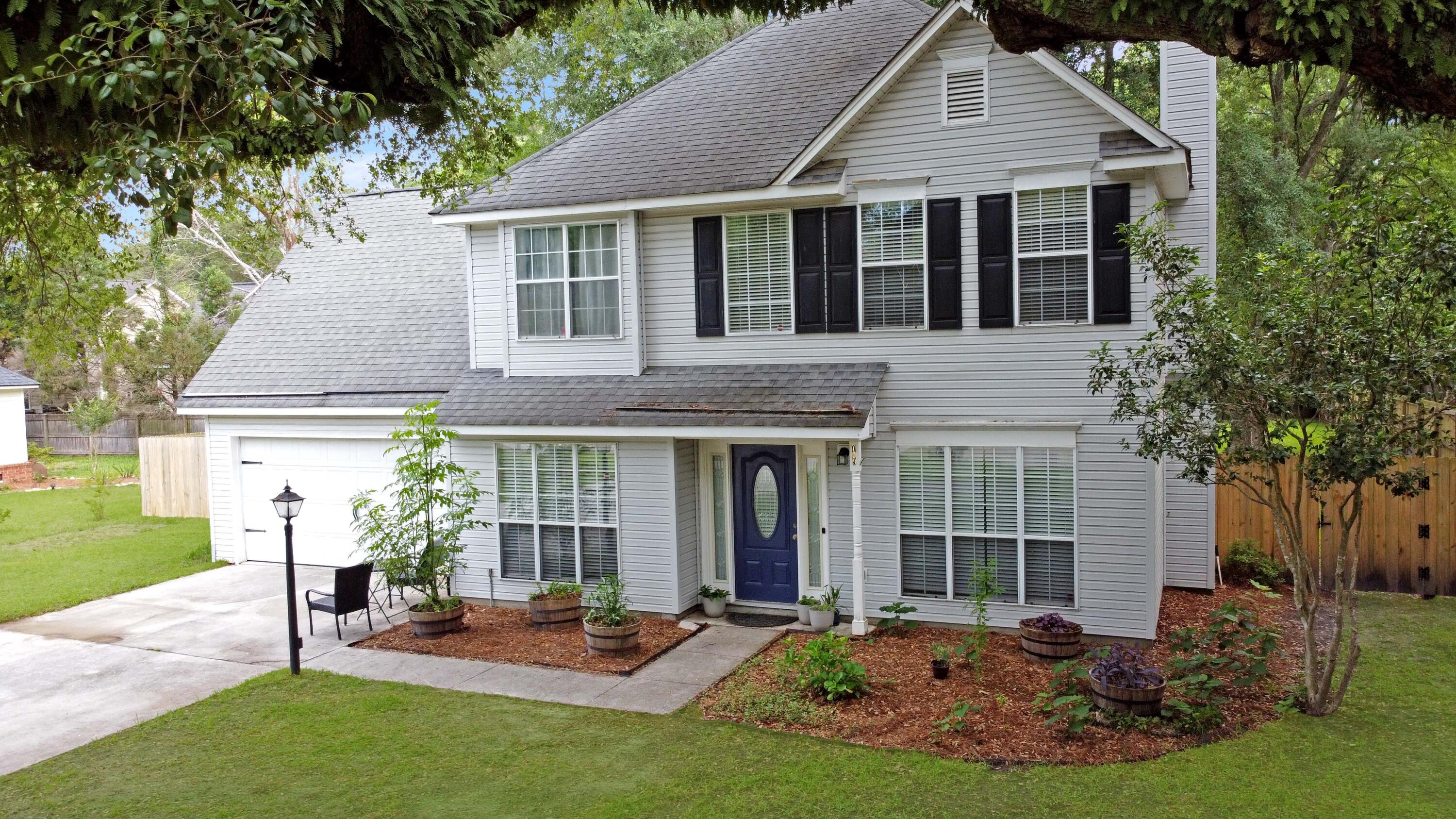 709 Black Oak Boulevard